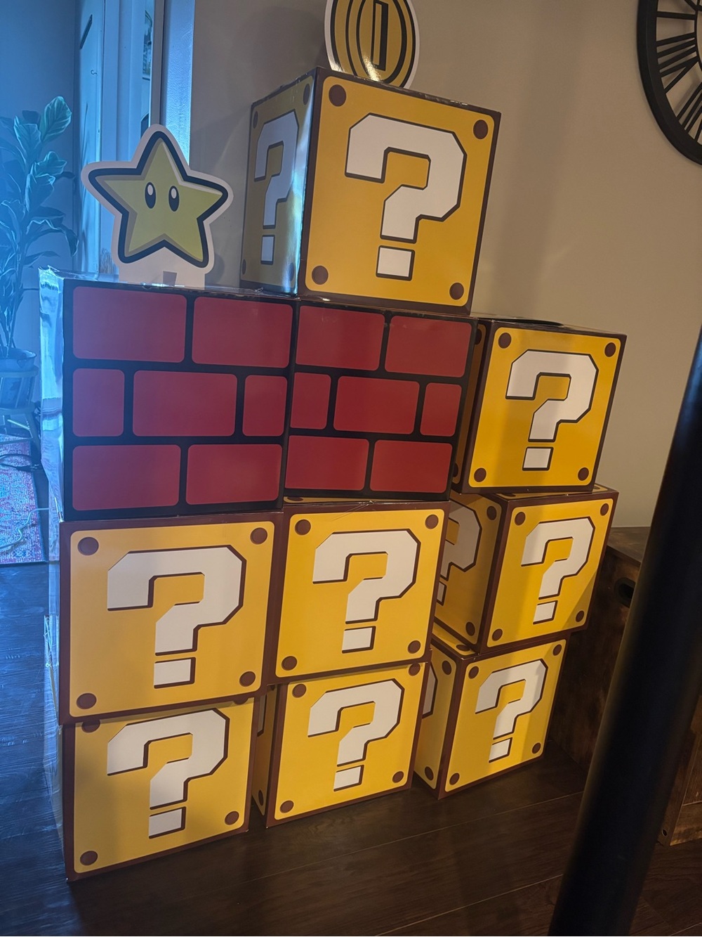 Super Mario decorative boxes/bricks